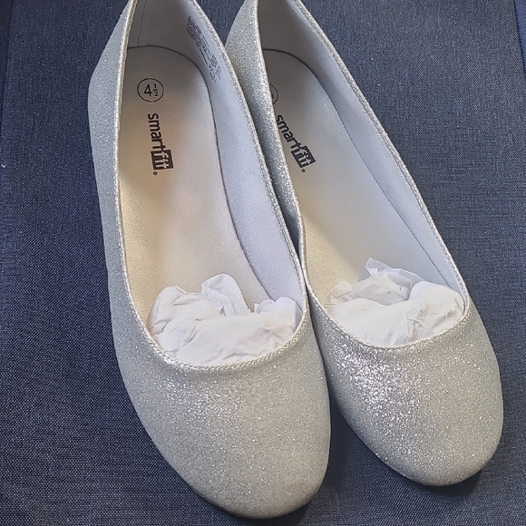 🟩🟩 Smartfit Women's Glitter Flats - Silver NWT - Picture 2 of 5